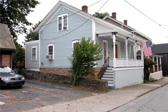 15 Young St in Newport, RI - Building Photo - Building Photo