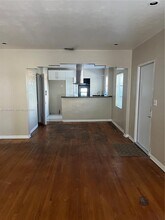 6 Farrey Ln in Miami Beach, FL - Building Photo - Building Photo