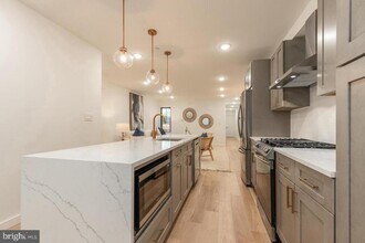 850 N 19th St in Philadelphia, PA - Building Photo - Building Photo