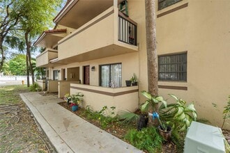 6206 SW 136th Ct, Unit A101 in Miami, FL - Building Photo - Building Photo