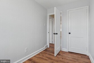 7816 Thouron Ave in Philadelphia, PA - Building Photo - Building Photo
