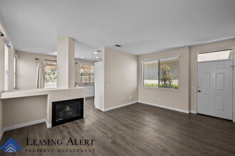 27825 Crown Ct Cir in Santa Clarita, CA - Building Photo - Building Photo