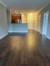 1000 E Woodlawn Rd, Unit 413 in Charlotte, NC - Foto de edificio - Building Photo