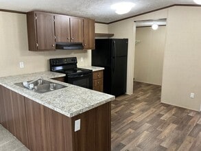 2682 Wynn Rd in Marianna, FL - Building Photo - Building Photo