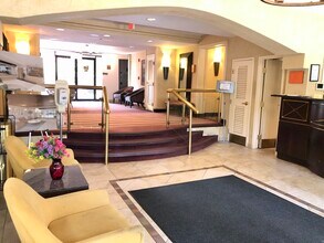 950 25th St NW, Unit N717 in Washington, DC - Foto de edificio - Building Photo