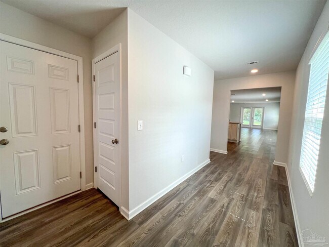 5257 Peach Dr in Milton, FL - Building Photo - Building Photo
