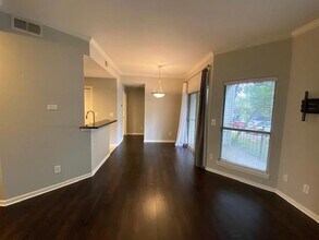 6000 Shepherd Mountain Cove, Unit 1008 in Austin, TX - Foto de edificio - Building Photo