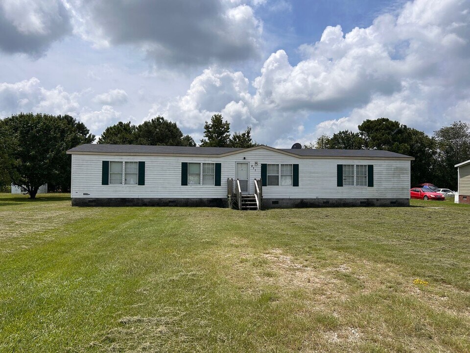 211 Von St in Lumberton, NC - Building Photo