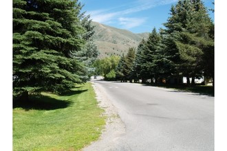 The Meadows in Ketchum, ID - Building Photo - Other