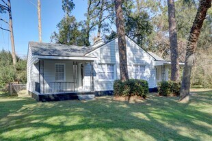 1724 E 39th St in Savannah, GA - Building Photo