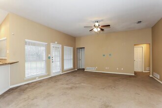 700 Havencrest Dr in Desoto, TX - Foto de edificio - Building Photo