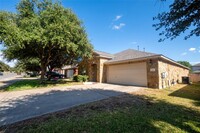 9417 Castle Pines Dr in Austin, TX - Building Photo - Building Photo