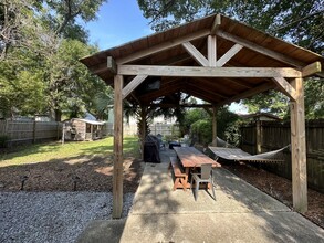 16 N L St in Pensacola, FL - Foto de edificio - Building Photo