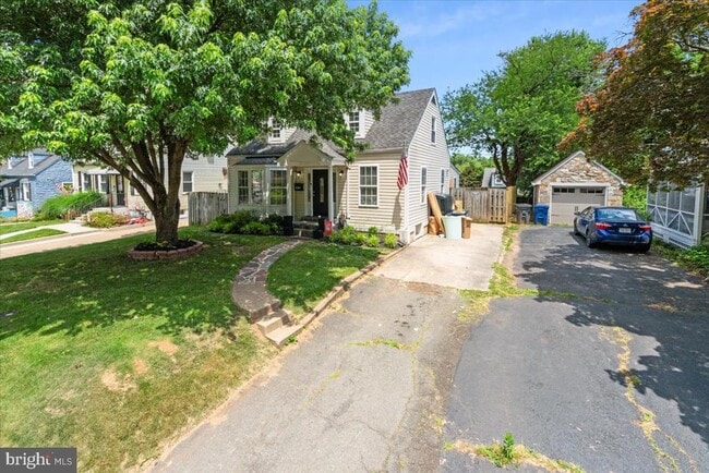 property at 2819 Summerfield Rd
