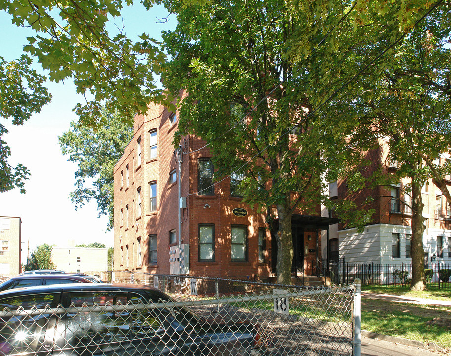 The Pittorino House in Hartford, CT - Building Photo