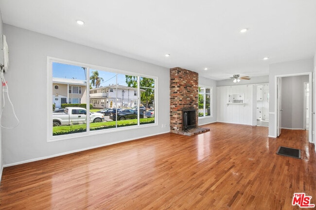 property at 5307 Vantage Ave