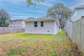 2431 Crestview Ave in Decatur, GA - Building Photo - Building Photo