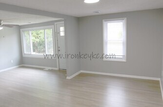 5231 N Merrimac Ave in Kansas City, MO - Building Photo - Building Photo