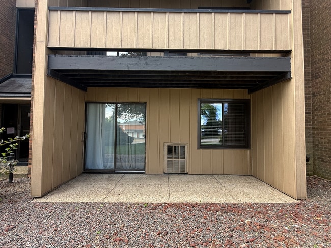 2408 W Pasmoso Dr in Peoria, IL - Building Photo - Building Photo