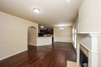 154 Seabreeze Way in Newnan, GA - Building Photo - Building Photo