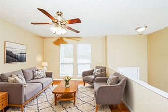 1157 Thompson Rd in Alabaster, AL - Foto de edificio - Building Photo