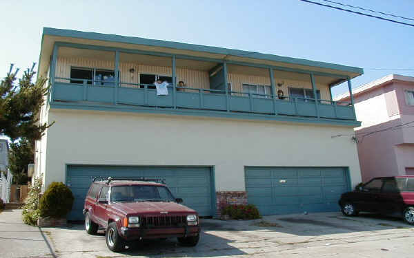 141 Gardiner Ave in South San Francisco, CA - Foto de edificio