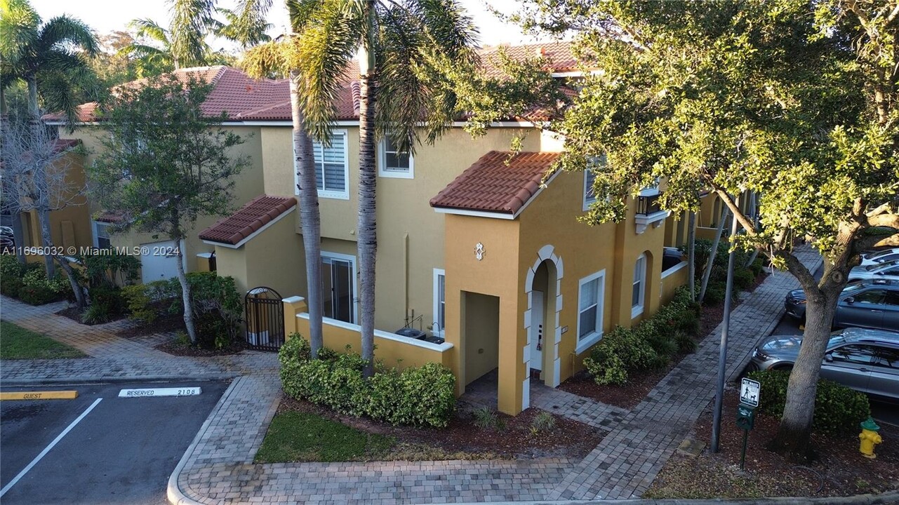 3192 Merrick Terrace in Margate, FL - Building Photo