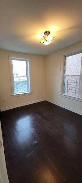 35-39 10th Street Unit 1R in Queens, NY - Building Photo