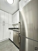 EAST 56 STREET in New York, NY - Building Photo