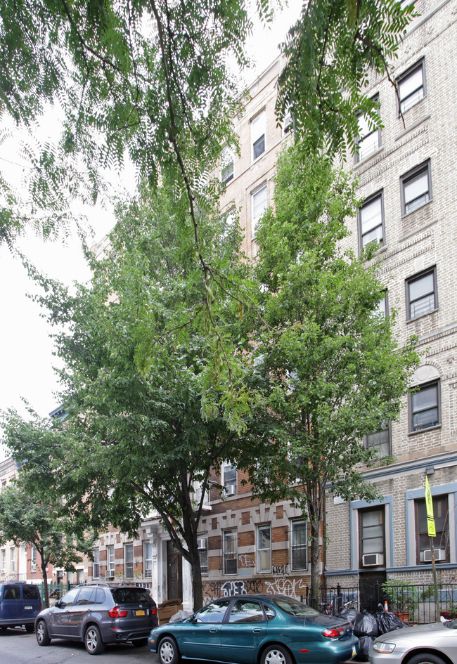 158-160 S 3rd St in Brooklyn, NY - Foto de edificio - Building Photo