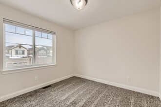 8334 Goldenrod Ln N in Maple Grove, MN - Building Photo - Building Photo