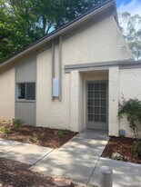 15 N San Marcos Rd, Unit A in Santa Barbara, CA - Building Photo