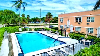 31 S Golfview Rd in Lake Worth Beach, FL - Building Photo
