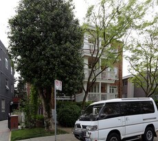 The Charleston in Vancouver, BC - Building Photo