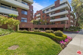 200 N Swall Dr in Beverly Hills, CA - Building Photo - Building Photo