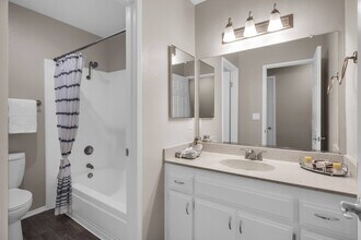 Carmenita Townhouse Apartments in Whittier, CA - Building Photo - Building Photo