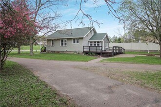 2743 N Hastings Way in Eau Claire, WI - Building Photo - Building Photo