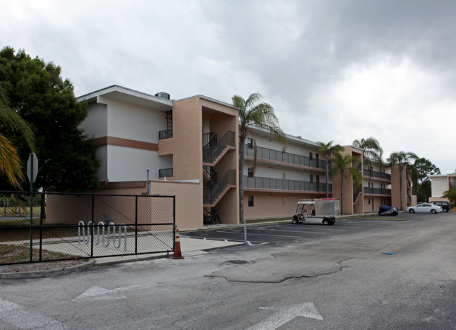 Southgate Apartments in Melbourne, FL - Building Photo - Building Photo