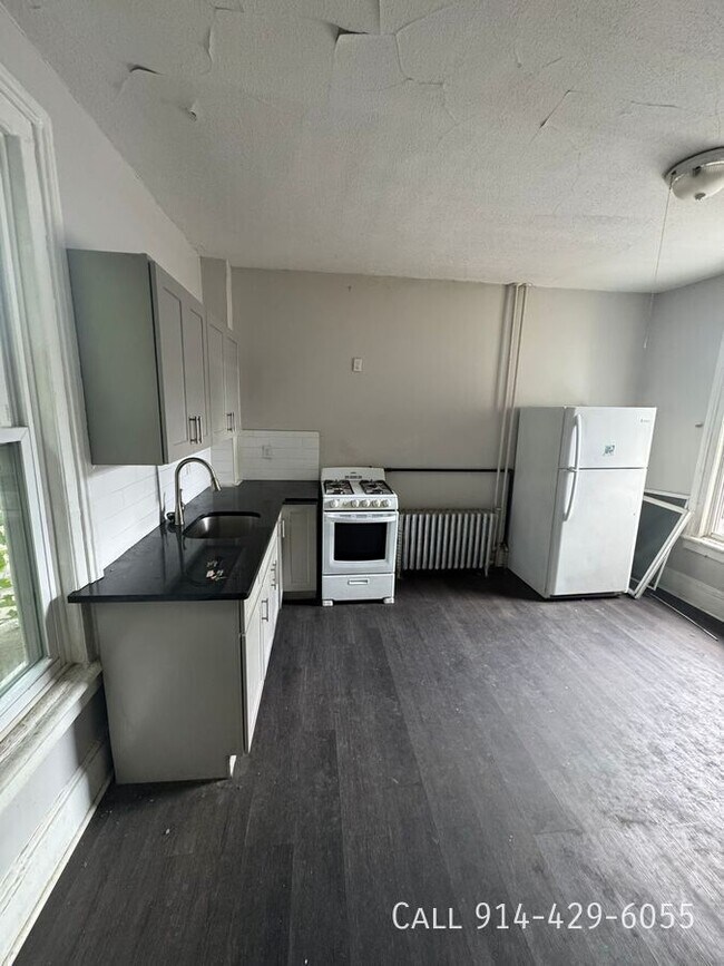 125 W Sidney Ave in Mount Vernon, NY - Building Photo - Building Photo