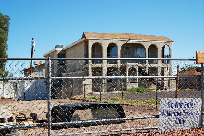 Sunset Bungalos in Henderson, NV - Building Photo - Building Photo