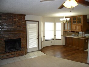 304 Pine Cove Ct in Norman, OK - Building Photo - Building Photo