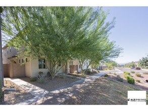 5818 W Illini St in Phoenix, AZ - Building Photo - Building Photo