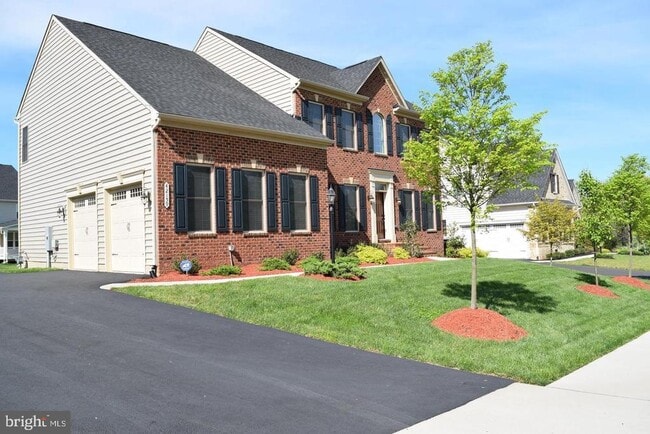 42159 Tecumseh Hills Dr in Chantilly, VA - Building Photo - Building Photo