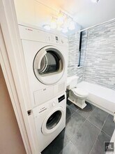 East 18th Street, Unit C3 in New York, NY - Building Photo - Building Photo