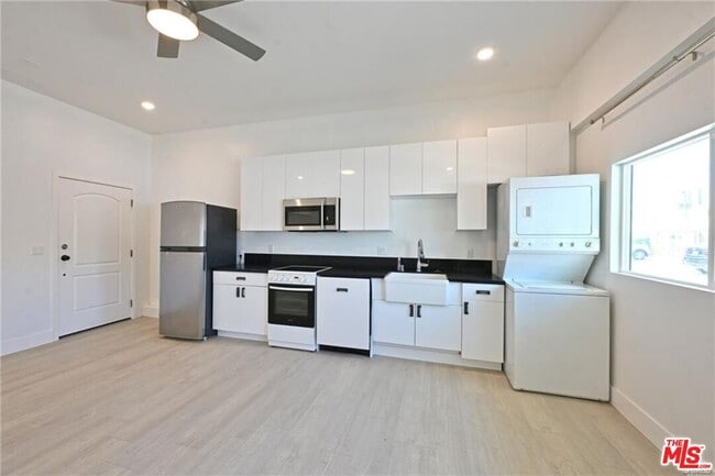 7929 Blackburn Ave in Los Angeles, CA - Building Photo - Building Photo