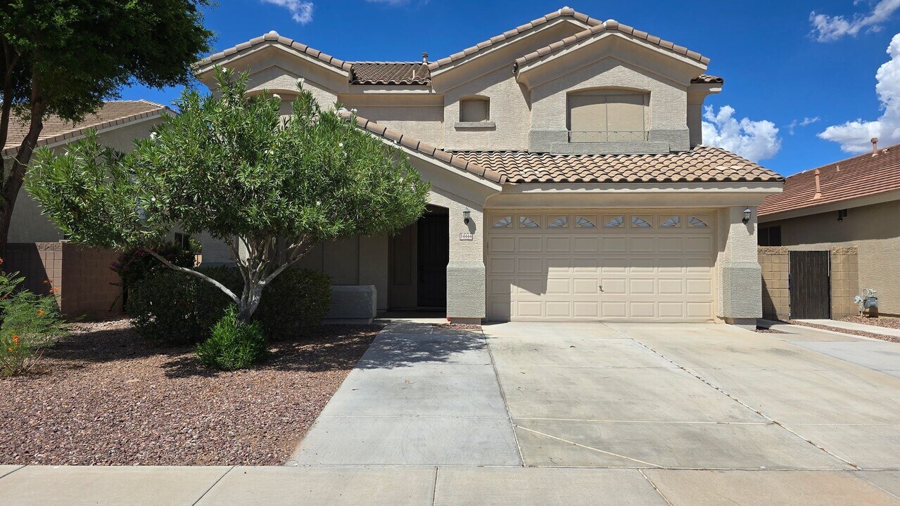 14444 W Boca Raton Rd in Surprise, AZ - Foto de edificio