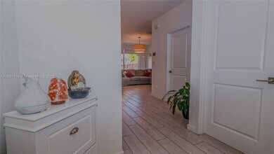 1053 SE 24th Ave in Homestead, FL - Building Photo - Building Photo