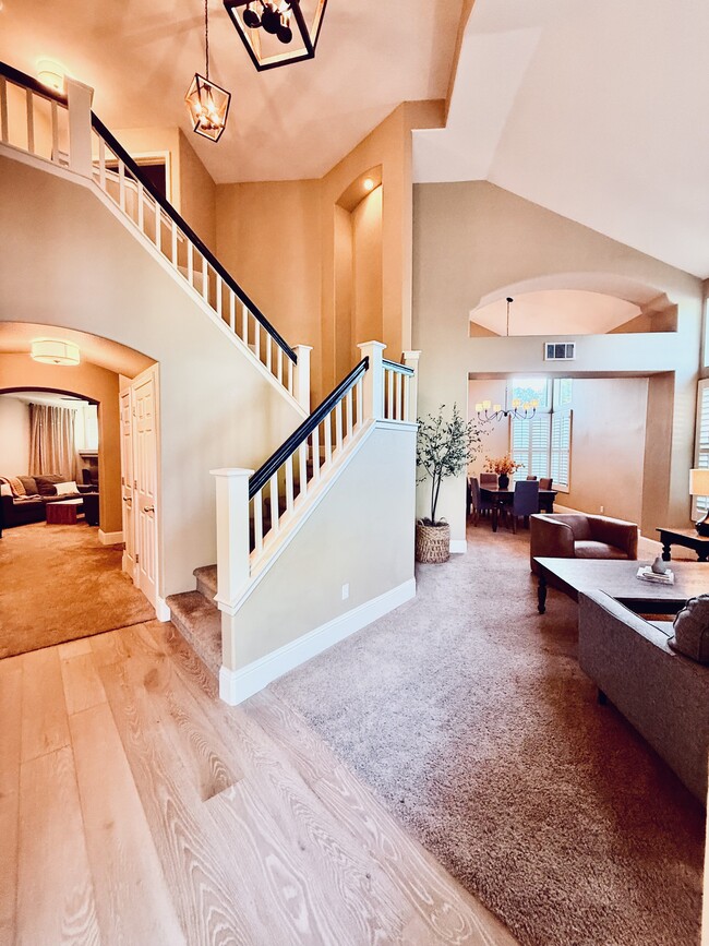 556 15 Mile Dr in Roseville, CA - Building Photo - Building Photo