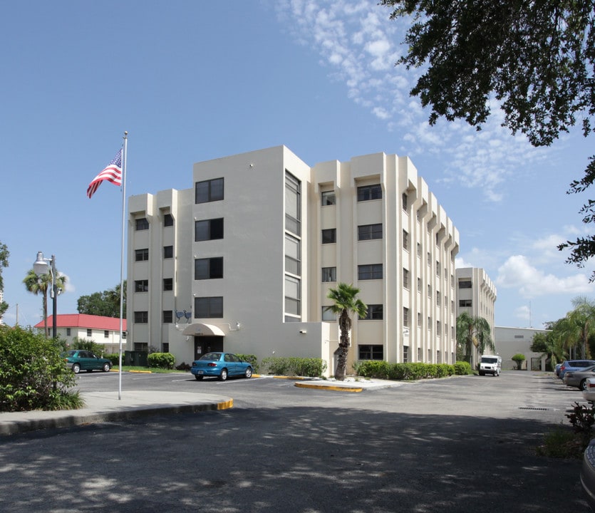 Villa Francisco in Ft. Myers, FL - Building Photo