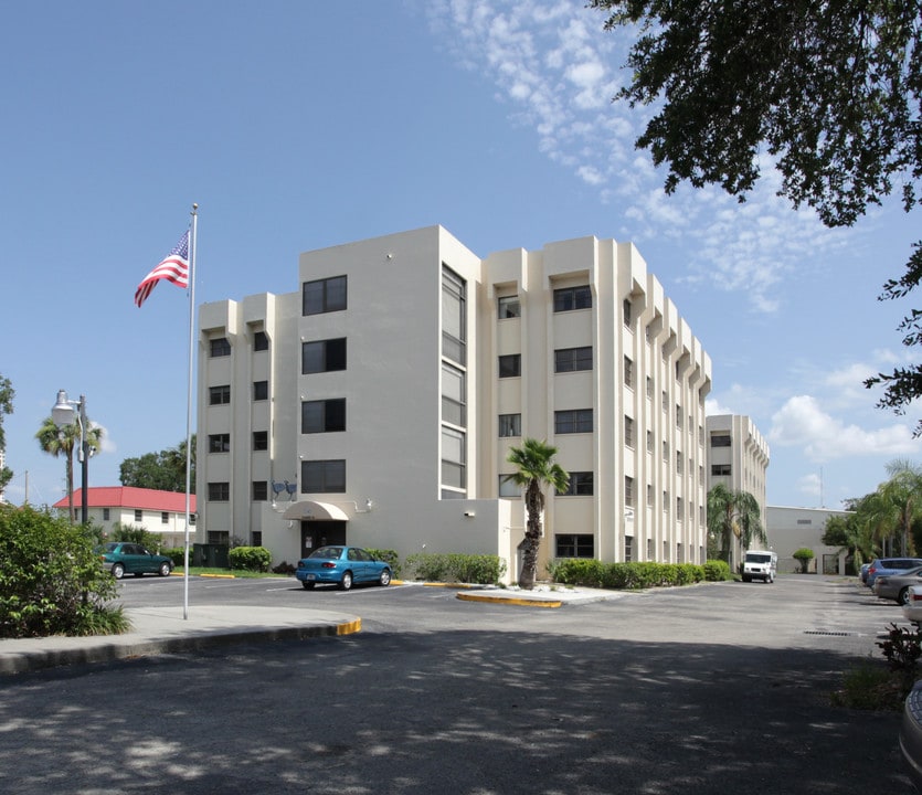 Villa Francisco in Ft. Myers, FL - Foto de edificio